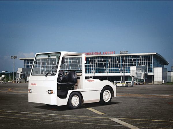 toyota large tow tractor airport application